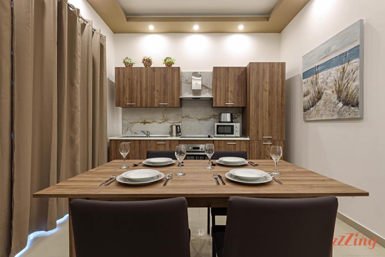 Gem Beachfront Apt With Amazing Bay And Sea Views Birżebbuġa Esterno foto