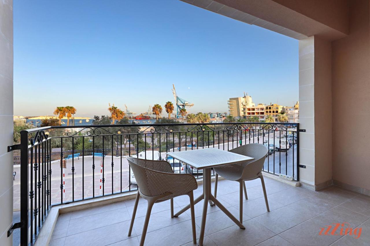 Gem Beachfront Apt With Amazing Bay And Sea Views Birżebbuġa Esterno foto