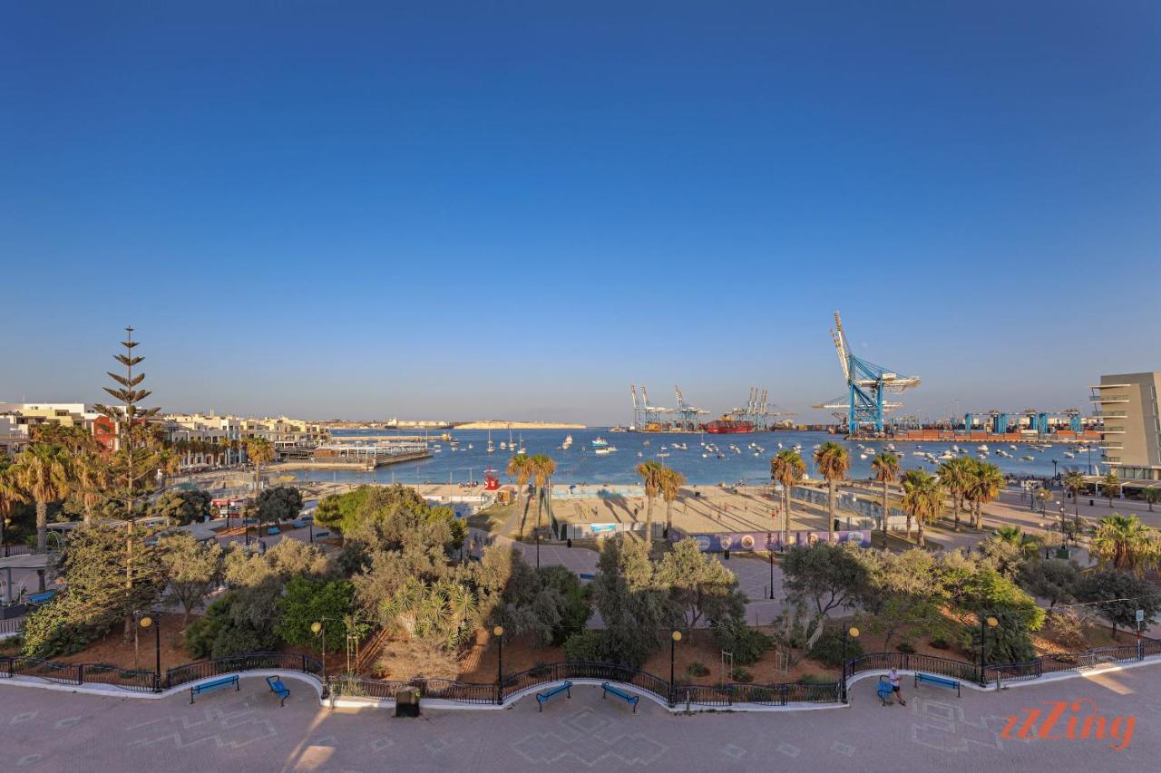 Gem Beachfront Apt With Amazing Bay And Sea Views Birżebbuġa Esterno foto