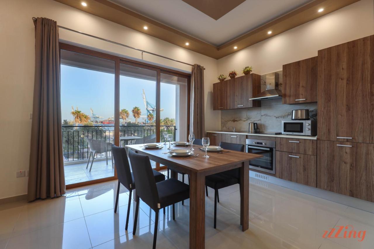 Gem Beachfront Apt With Amazing Bay And Sea Views Birżebbuġa Esterno foto