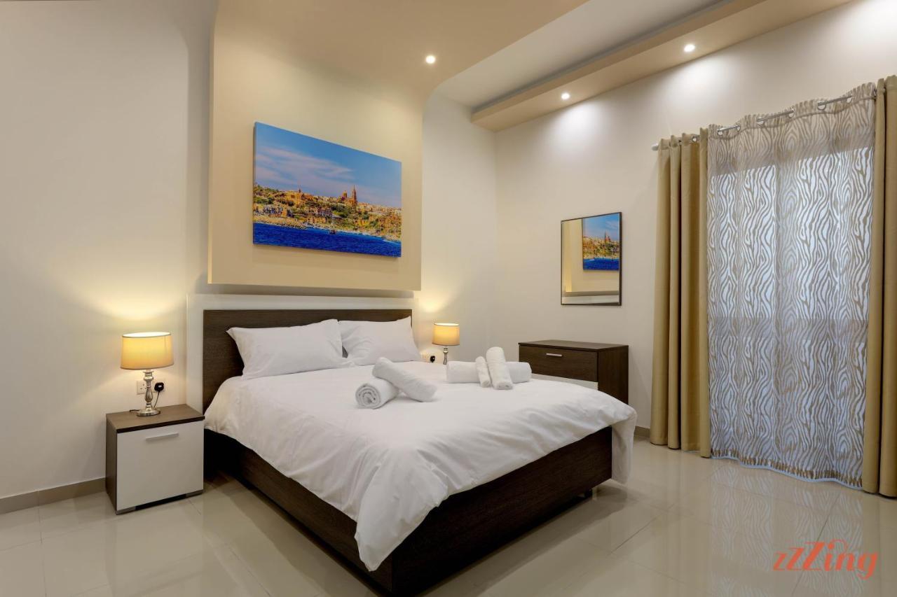 Gem Beachfront Apt With Amazing Bay And Sea Views Birżebbuġa Esterno foto