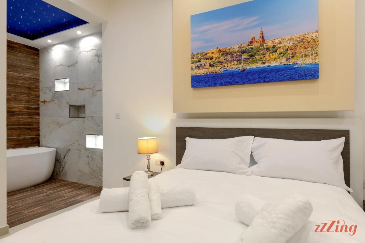 Gem Beachfront Apt With Amazing Bay And Sea Views Birżebbuġa Esterno foto