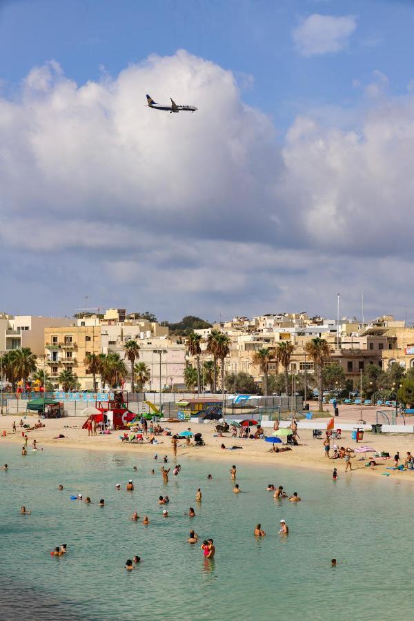 Gem Beachfront Apt With Amazing Bay And Sea Views Birżebbuġa Esterno foto